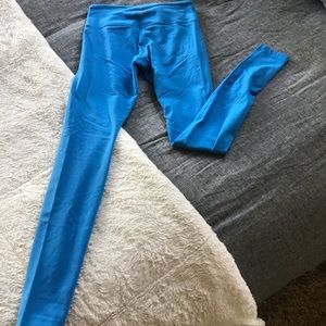 Lululemon Wunder Under NC Blue Size 6